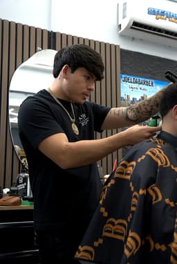 Joel Da Barber - Expert Barber at Billionaire Barbershop Glendale