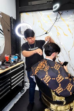 Oscar - Expert Barber at Billionaire Barbershop Glendale